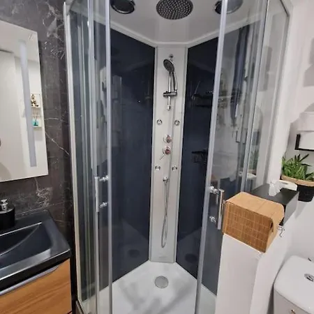 Logement Cosy Jacuzzi Terrasse * Perpinhã